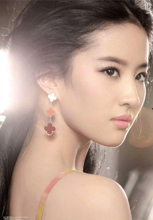 明星图片网,明星图片网带你领略璀璨星河