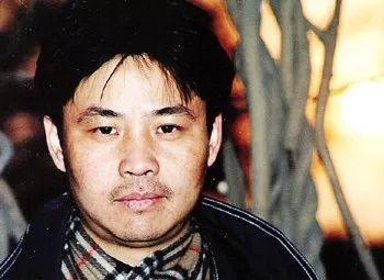 余华生活照,岁月静好，笔耕不辍的人生画卷