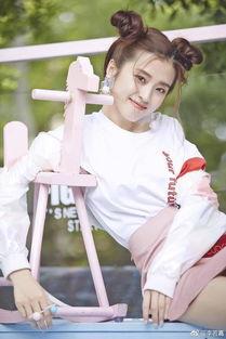 李若嘉生活照,捕捉日常中的明星风采