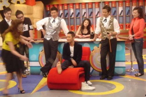 脱鞋娱乐节目,揭秘娱乐节目中的轻松时刻